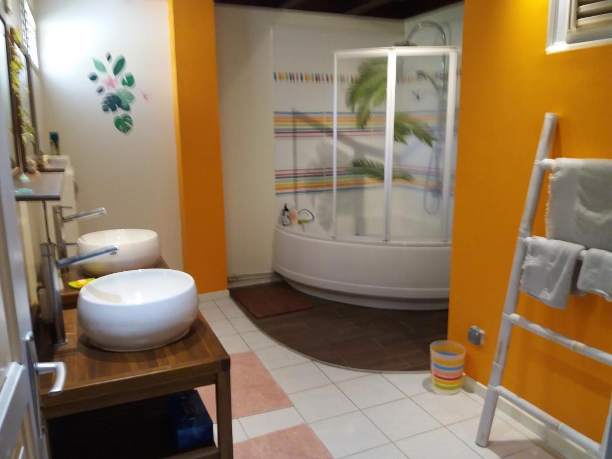 Chambre D'Hote Et Loft Dans Maison De Charme Piscine A Debordement La Villa Gialla Schoelcher Eksteriør billede